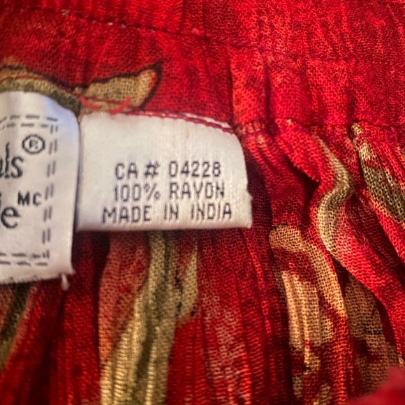 Flowy, boho, size M, red , floral detailed skirt from Wardrobe Essentials. - Picture 2 of 6